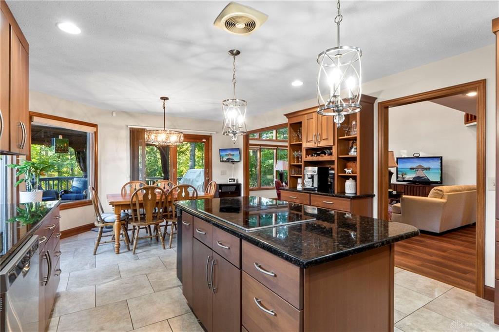 1009 Highpoint Drive Property Photo 21