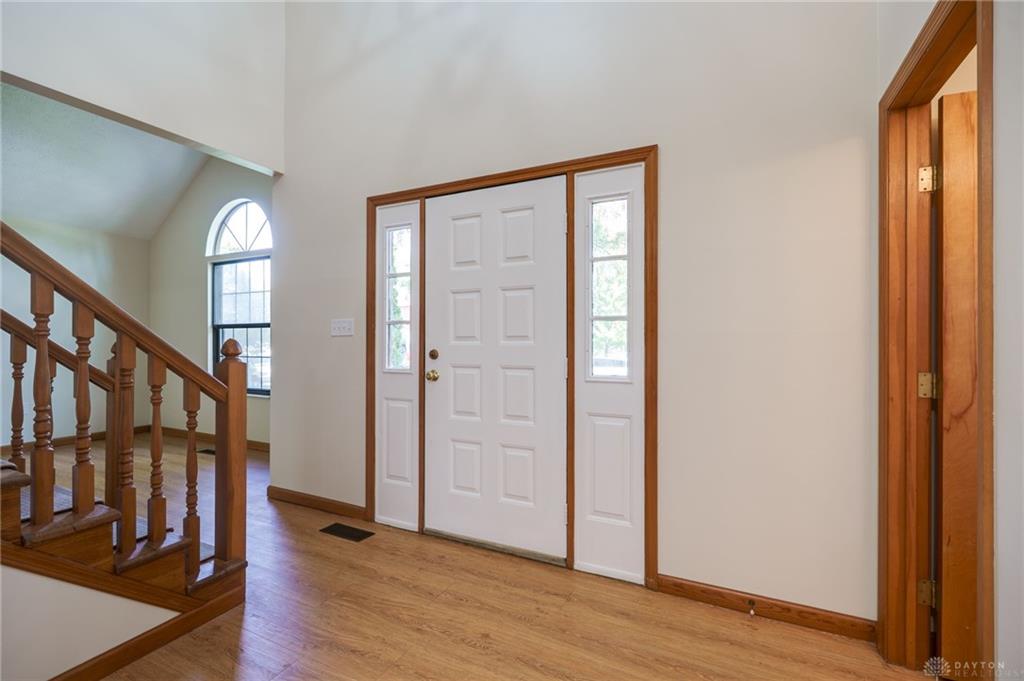 6297 Karlsridge Drive Property Photo 4