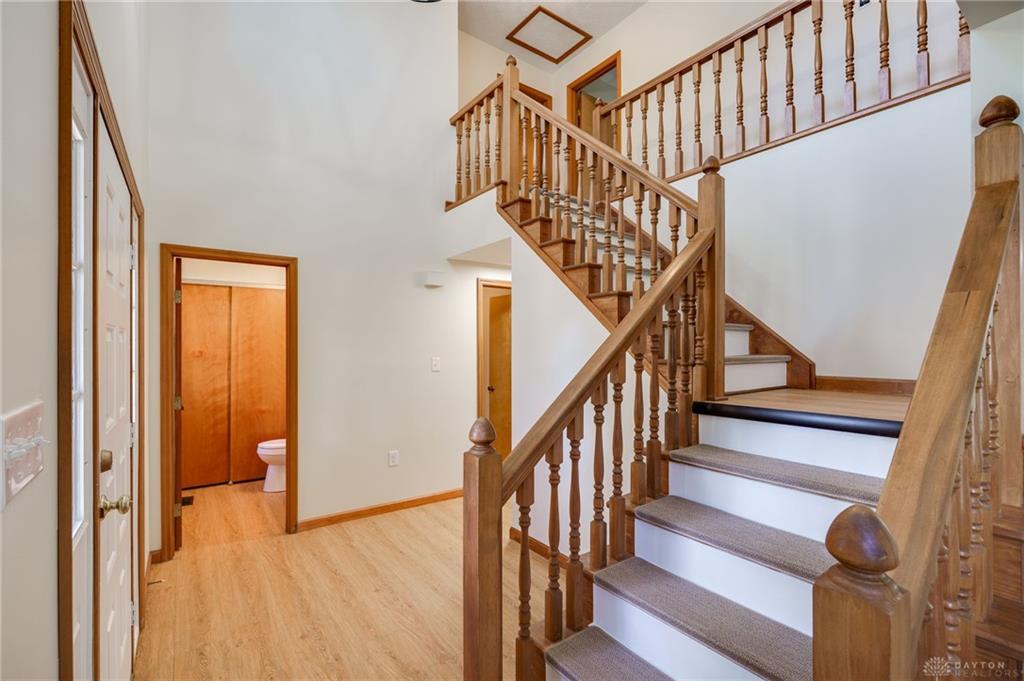 6297 Karlsridge Drive Property Photo 6