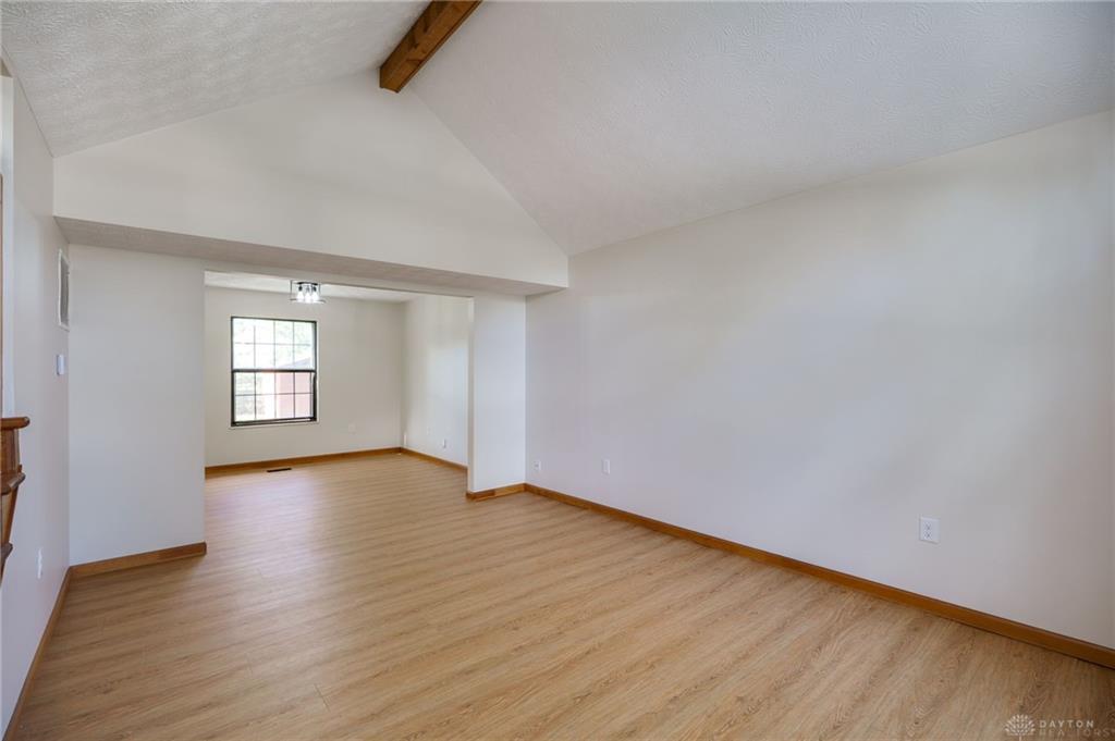 6297 Karlsridge Drive Property Photo 8