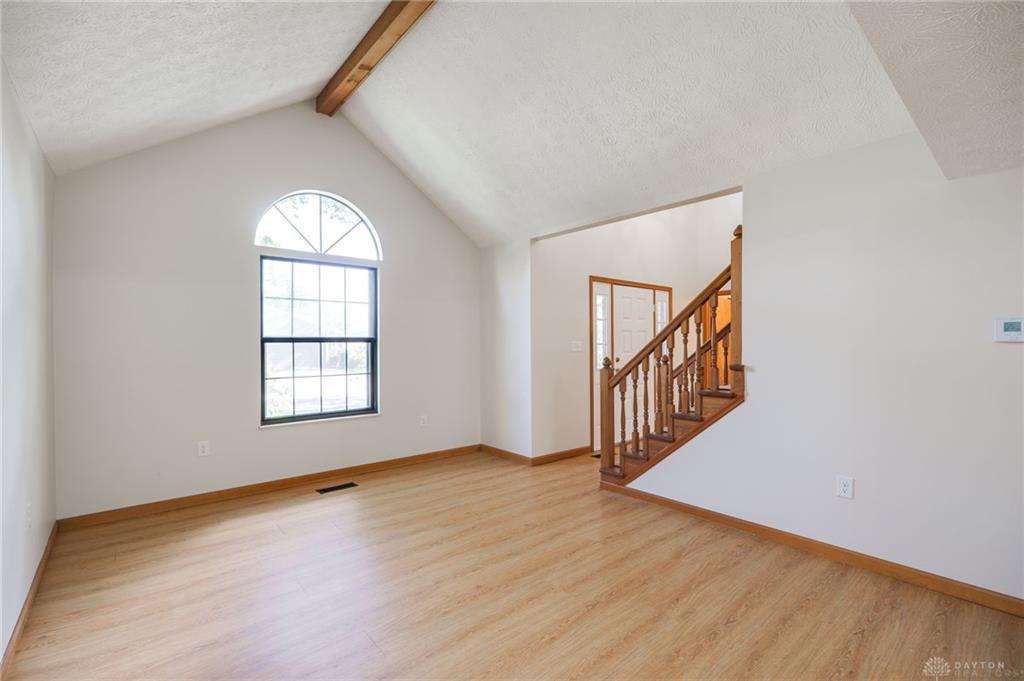 6297 Karlsridge Drive Property Photo 9