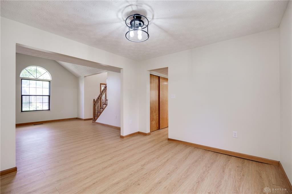 6297 Karlsridge Drive Property Photo 12