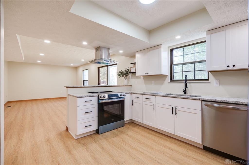 6297 Karlsridge Drive Property Photo 13