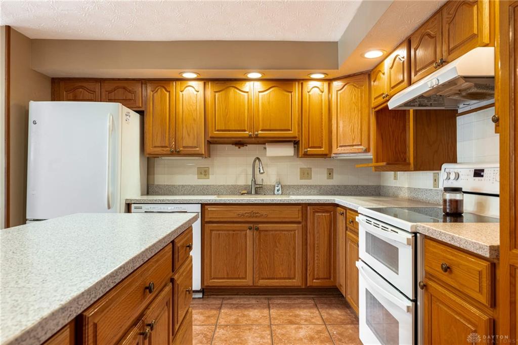 111 Fay Drive Property Photo 7