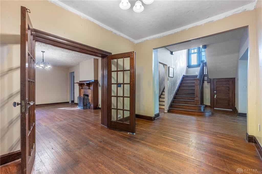 162 Lexington Avenue Property Photo 4