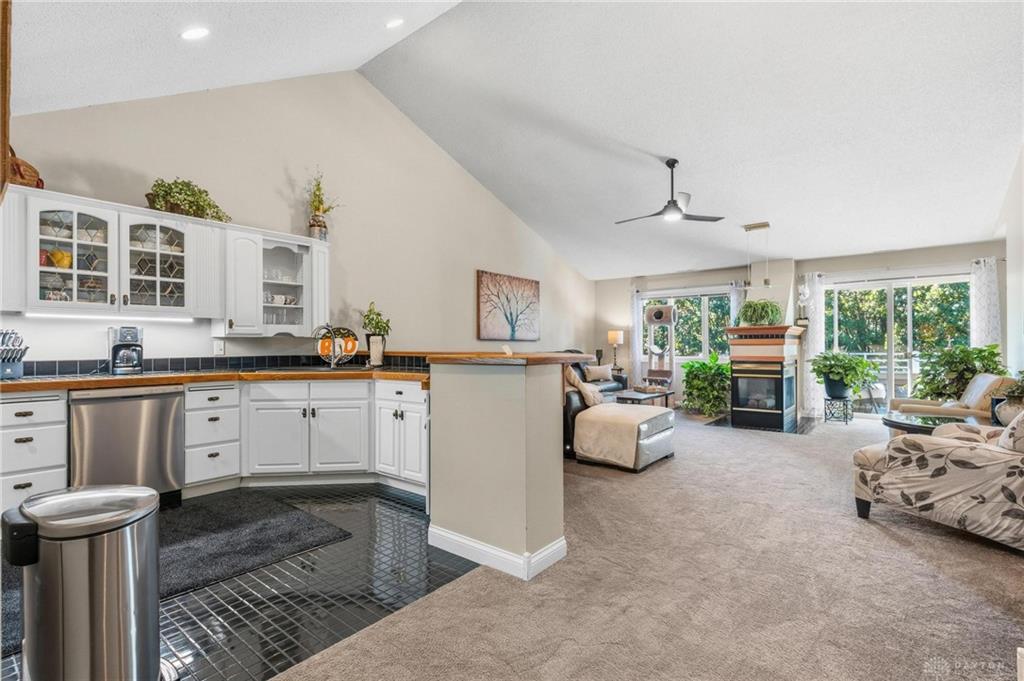 8425 Washington Village Drive Property Photo 9