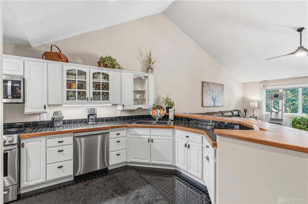 8425 Washington Village Drive Property Photo 17