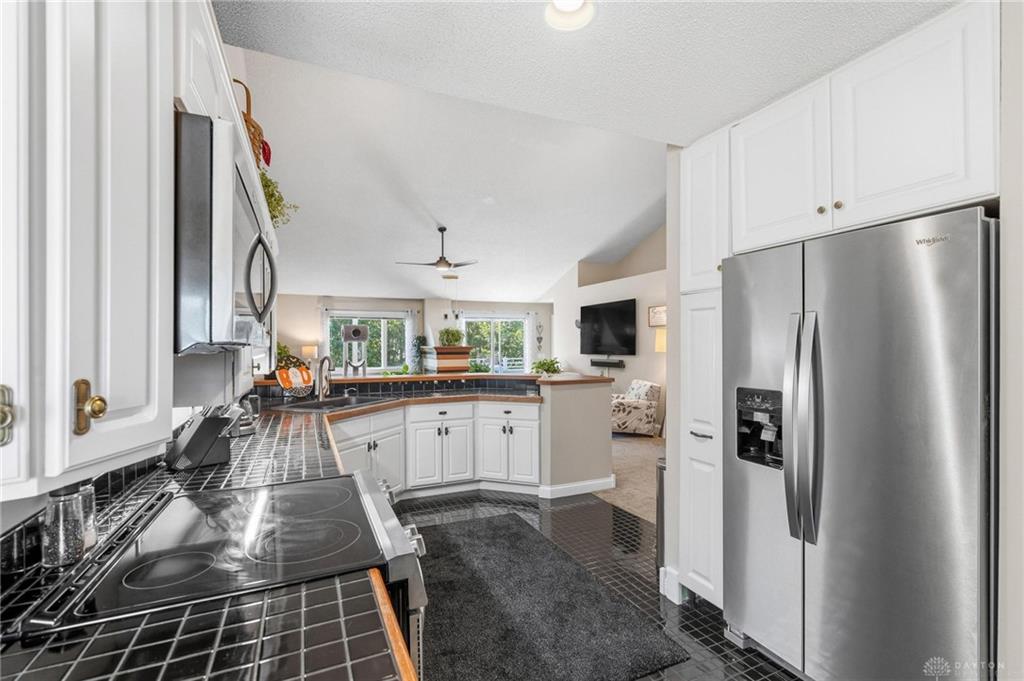 8425 Washington Village Drive Property Photo 18