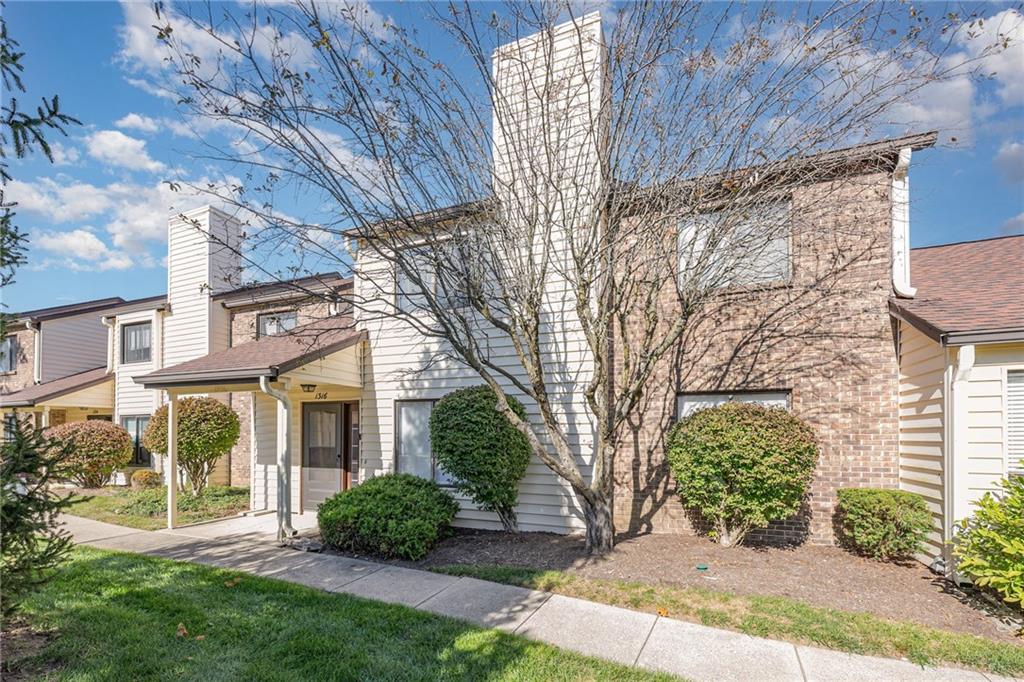 1316 Daventry Court Property Photo 2