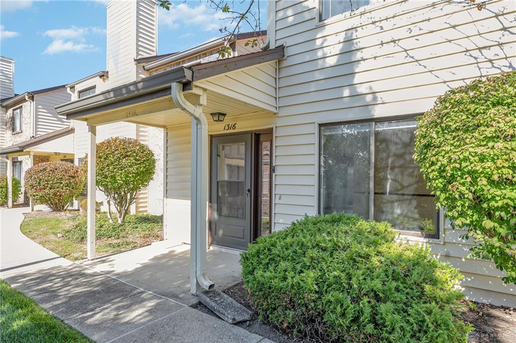 1316 Daventry Court Property Photo 3