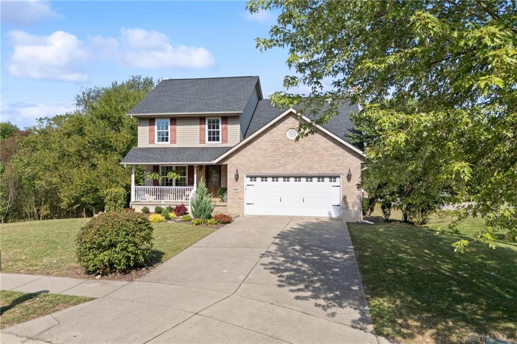 727 Harnam Court Property Photo 4