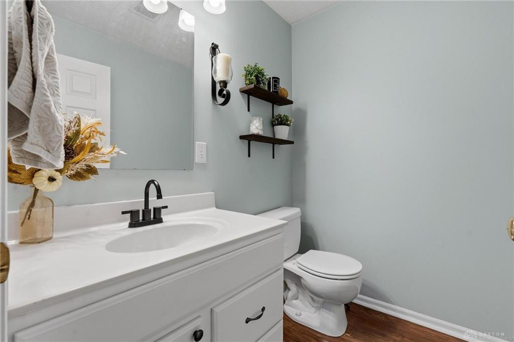 727 Harnam Court Property Photo 12