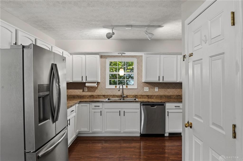 727 Harnam Court Property Photo 13