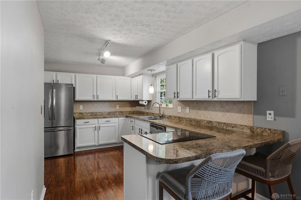 727 Harnam Court Property Photo 14