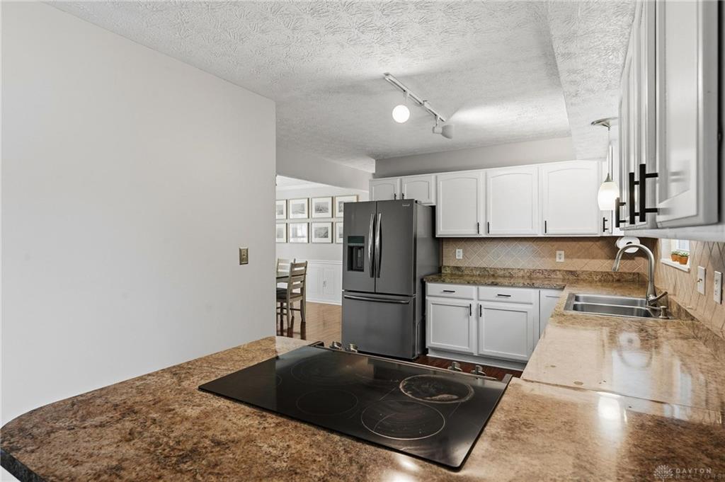 727 Harnam Court Property Photo 15