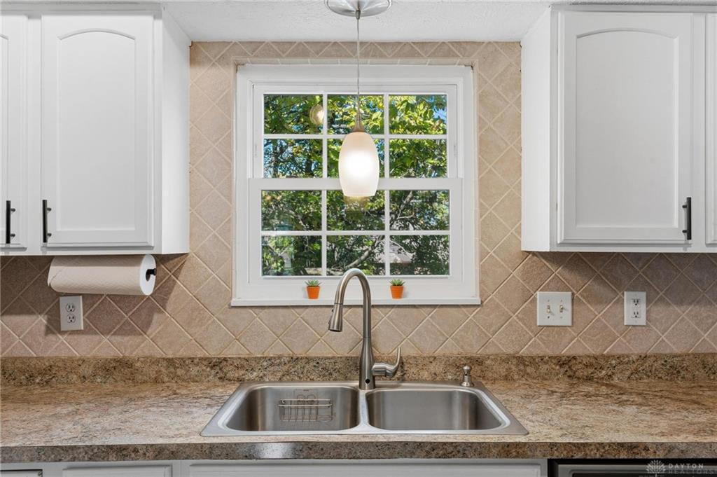 727 Harnam Court Property Photo 16