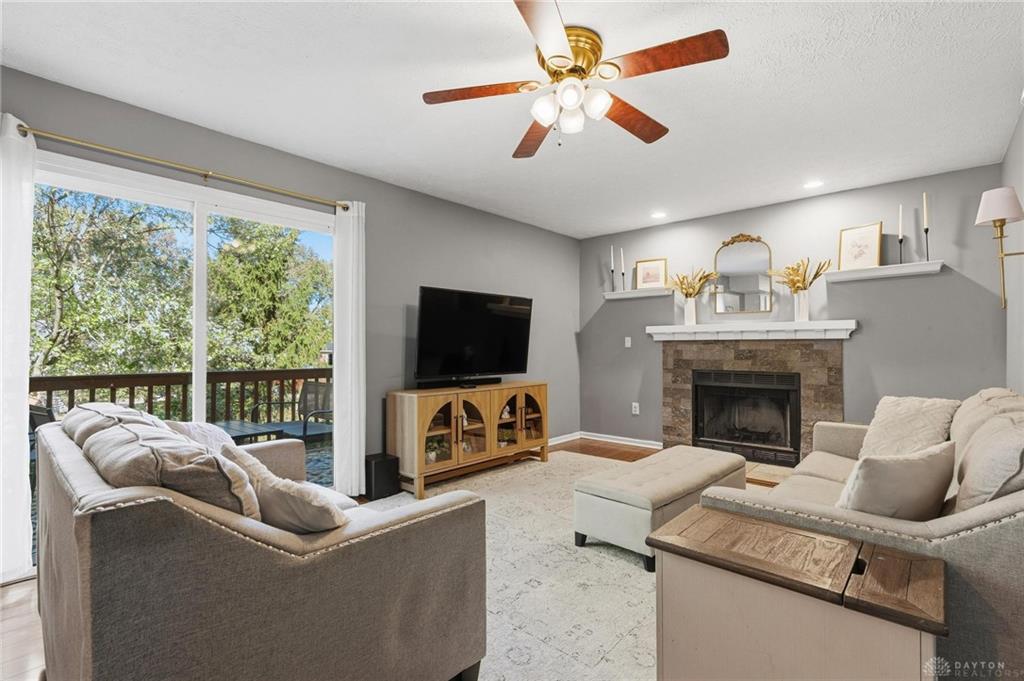 727 Harnam Court Property Photo 18