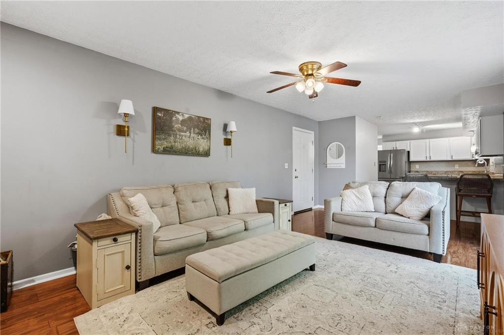 727 Harnam Court Property Photo 20