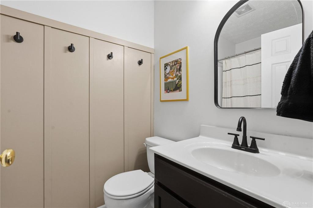 727 Harnam Court Property Photo 25