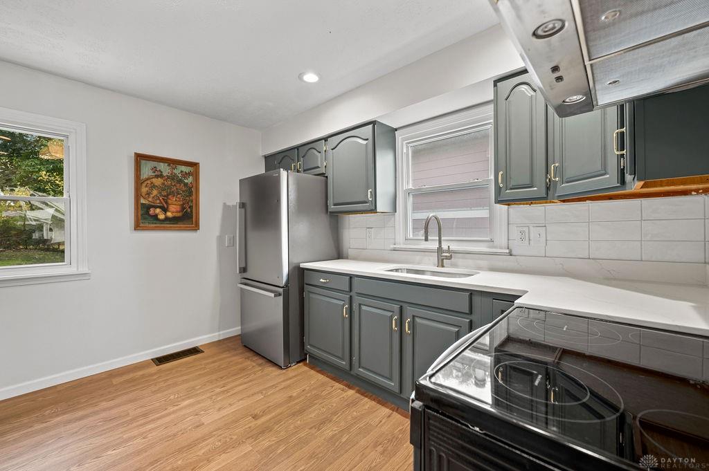 112 Parkview Street Property Photo 8