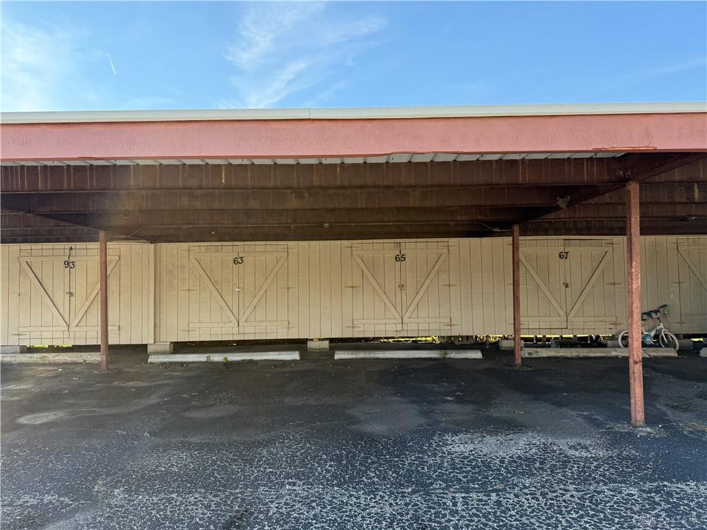 65 W Van Lake Drive Property Photo 2