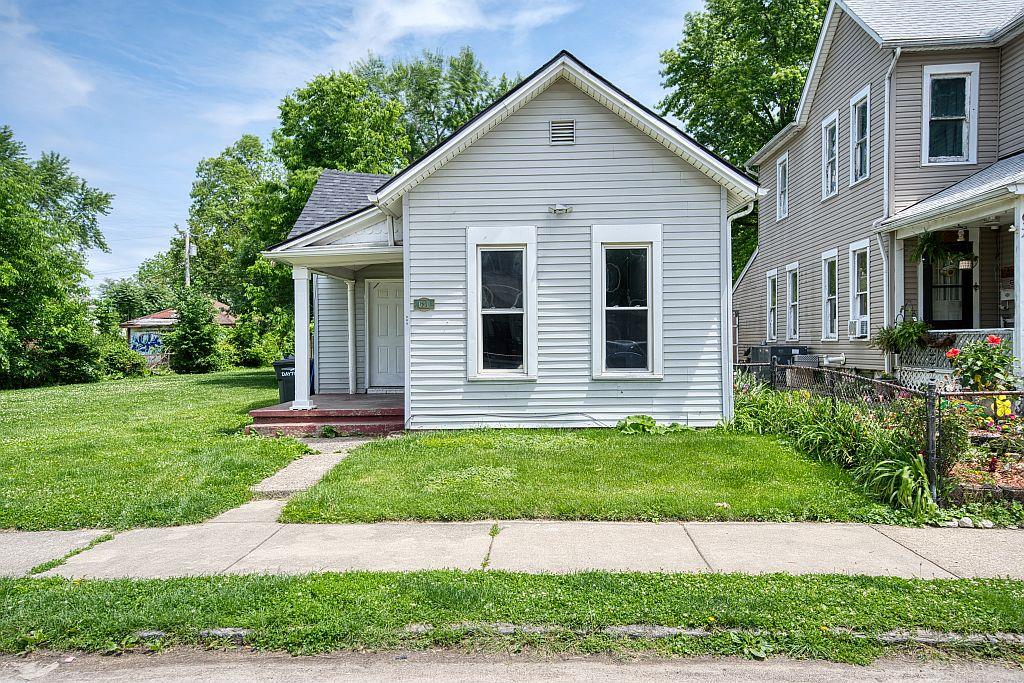 630 Hulbert Property Photo 1