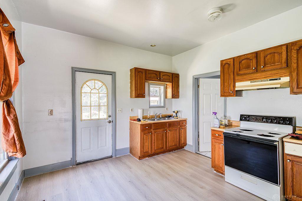 630 Hulbert Property Photo 9