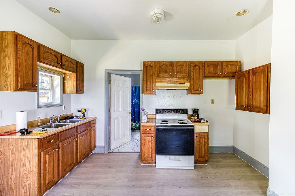630 Hulbert Property Photo 11
