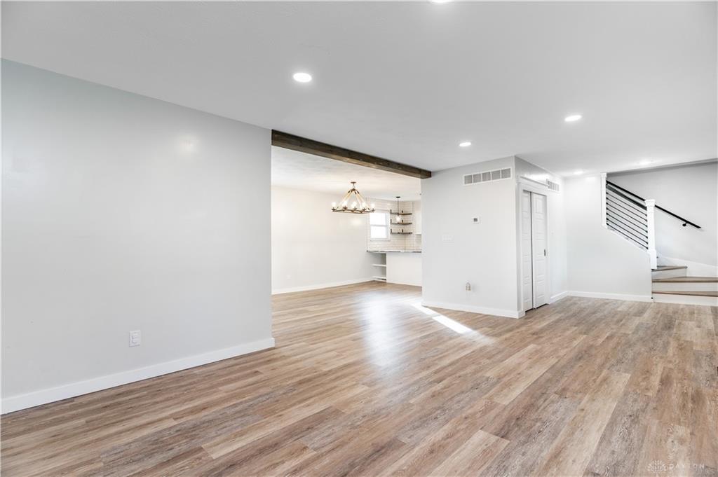 2816 Broadway Avenue Property Photo 9