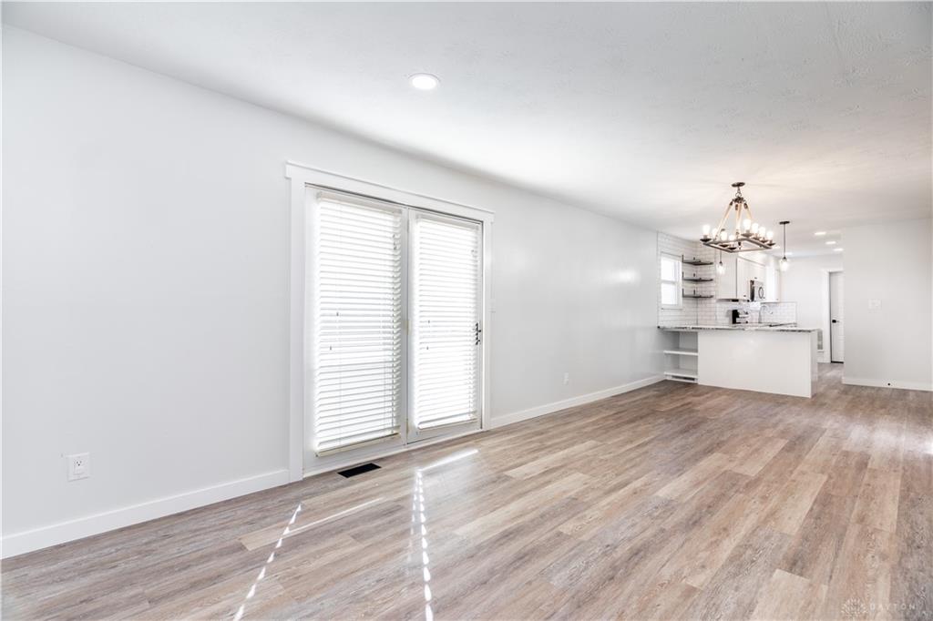 2816 Broadway Avenue Property Photo 12