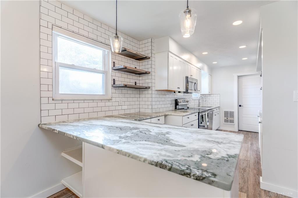 2816 Broadway Avenue Property Photo 13