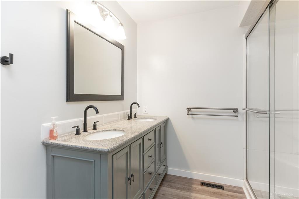 2816 Broadway Avenue Property Photo 22