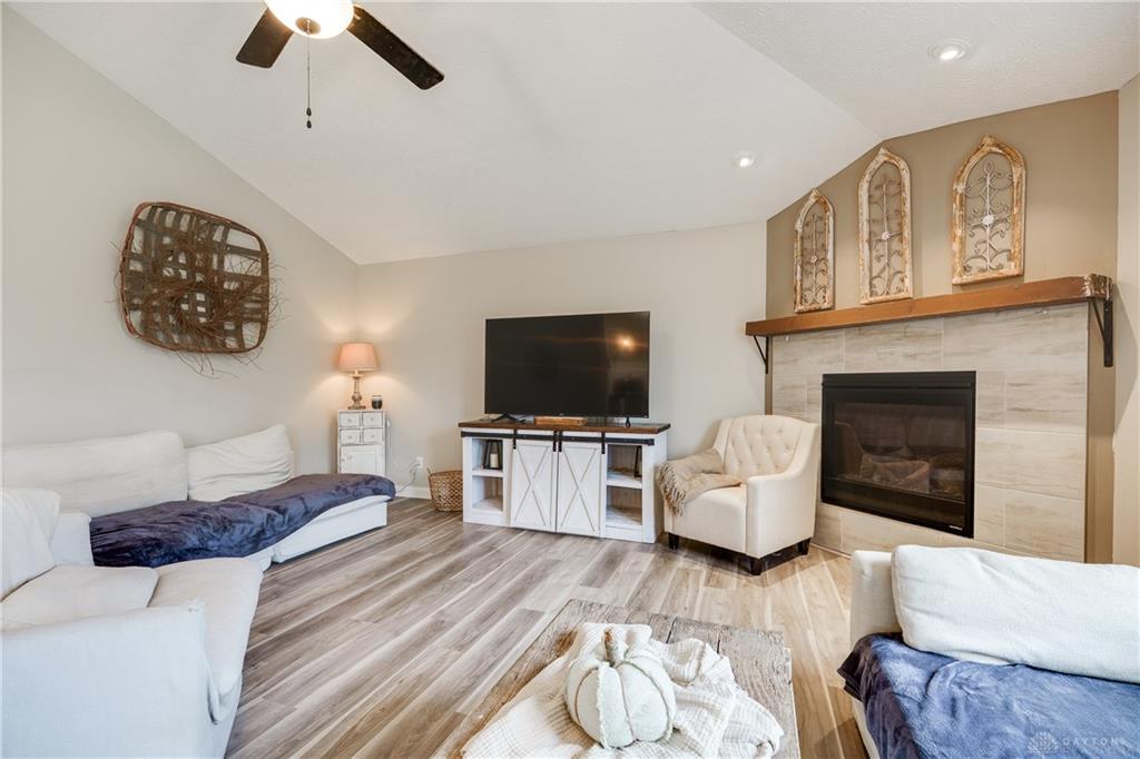 6794 Sun Ridge Way Property Photo 8