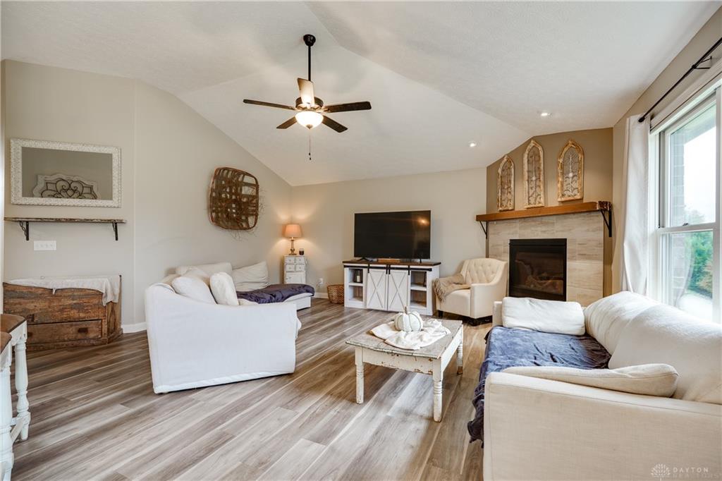 6794 Sun Ridge Way Property Photo 9