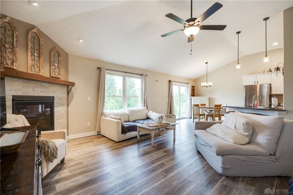 6794 Sun Ridge Way Property Photo 11