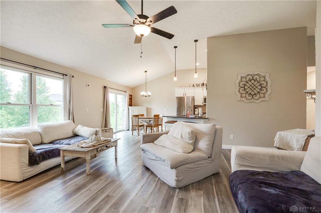 6794 Sun Ridge Way Property Photo 12