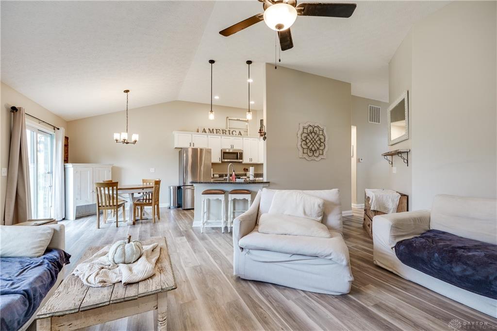 6794 Sun Ridge Way Property Photo 13