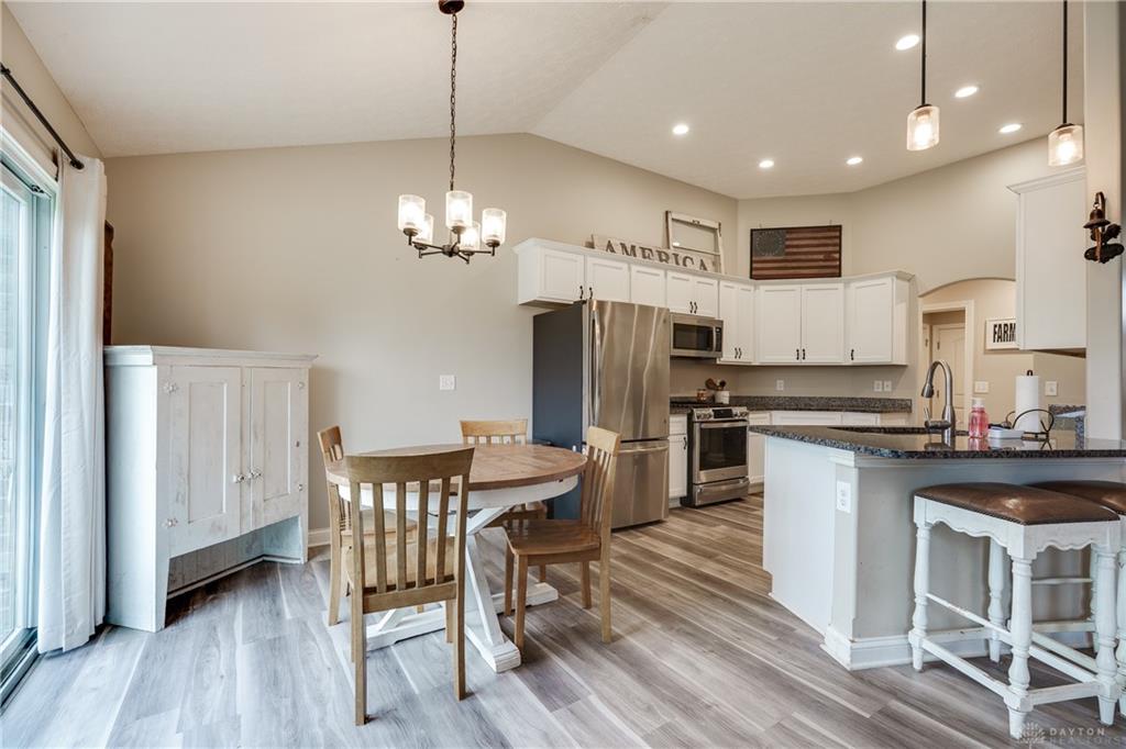 6794 Sun Ridge Way Property Photo 14