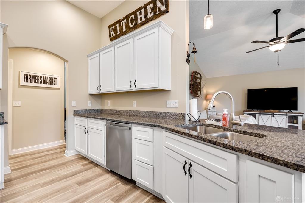 6794 Sun Ridge Way Property Photo 20