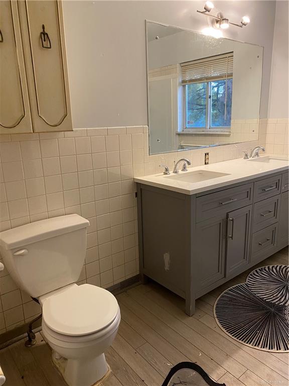 139 Grove Property Photo 12