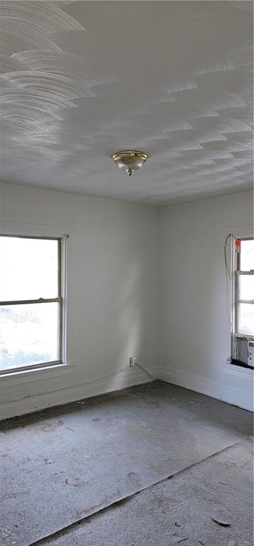 1233 Everett Property Photo 12