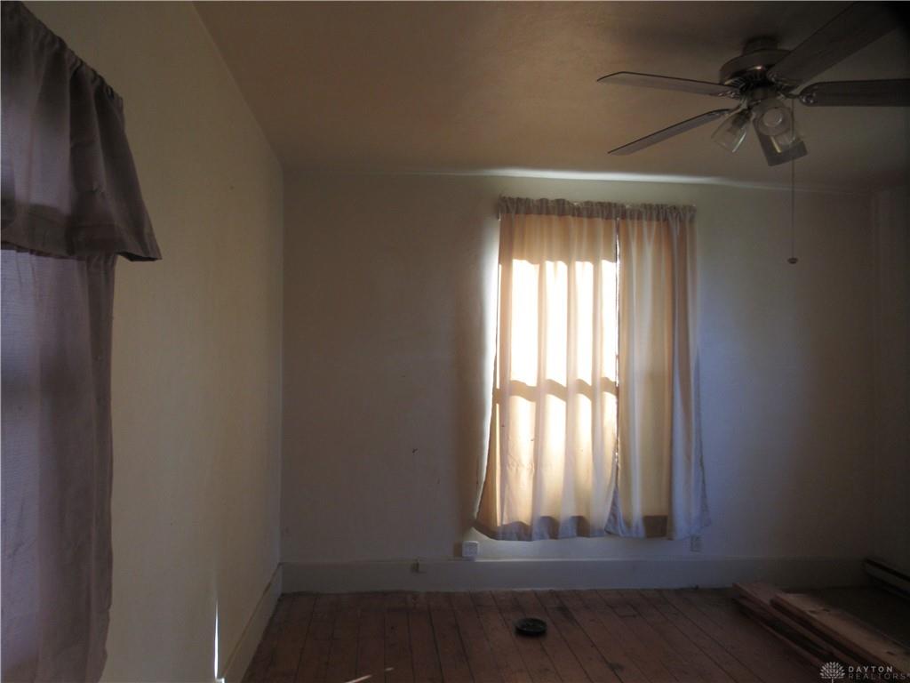912 Gray Property Photo 4