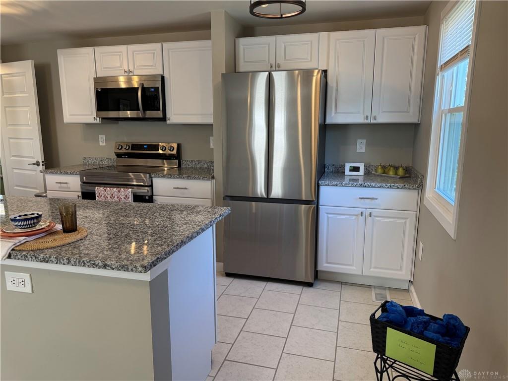 3855 Addison Property Photo 6