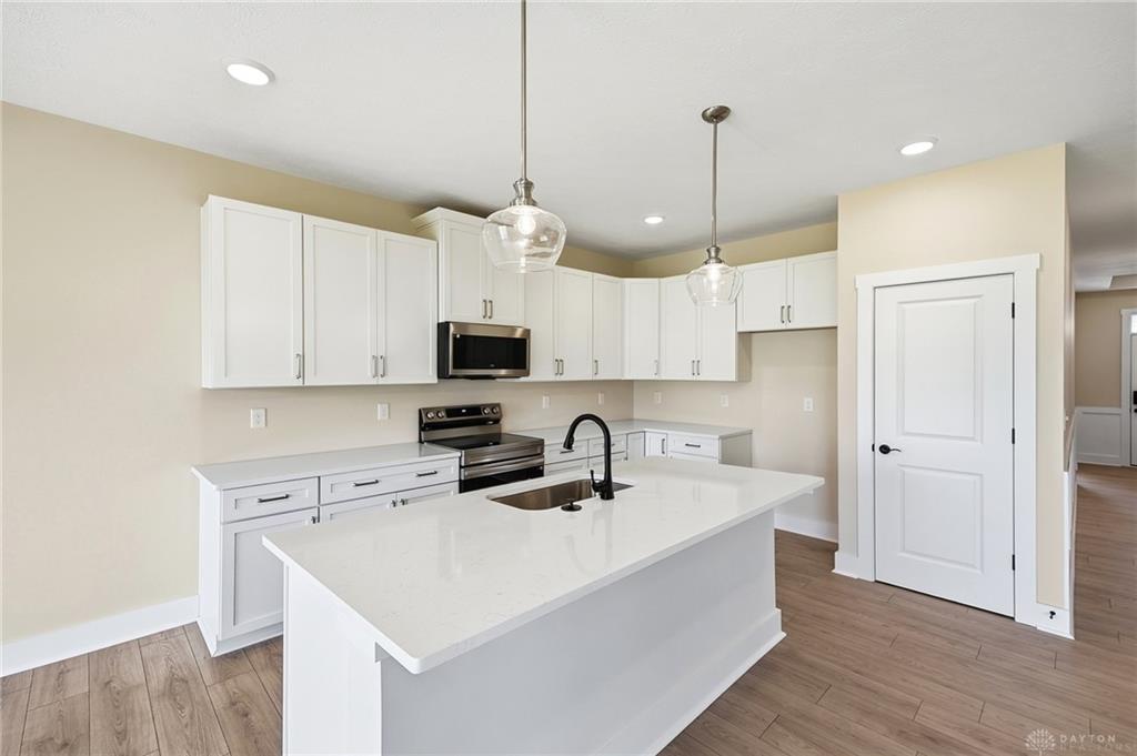 1219 Blue Spruce Property Photo 4
