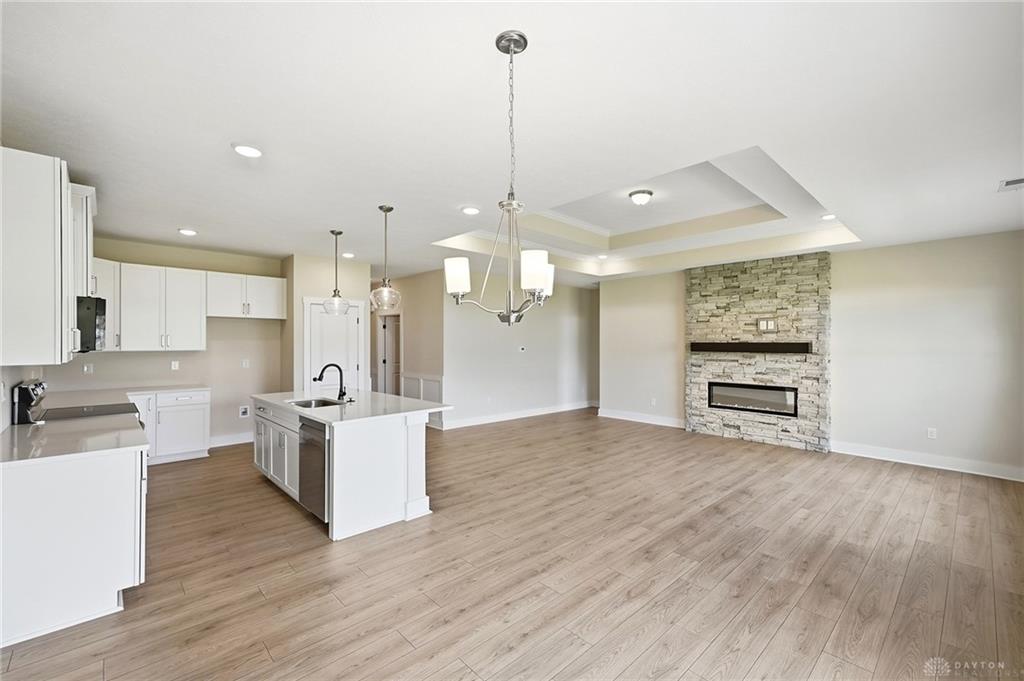 1219 Blue Spruce Property Photo 6