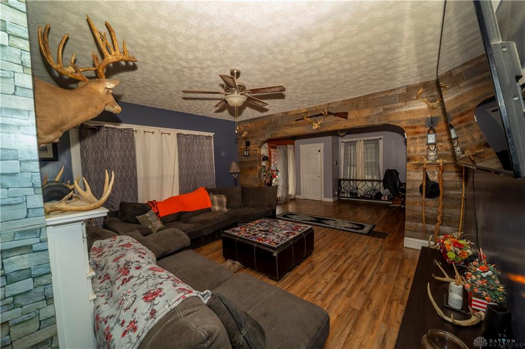 412 E Madison Property Photo 6