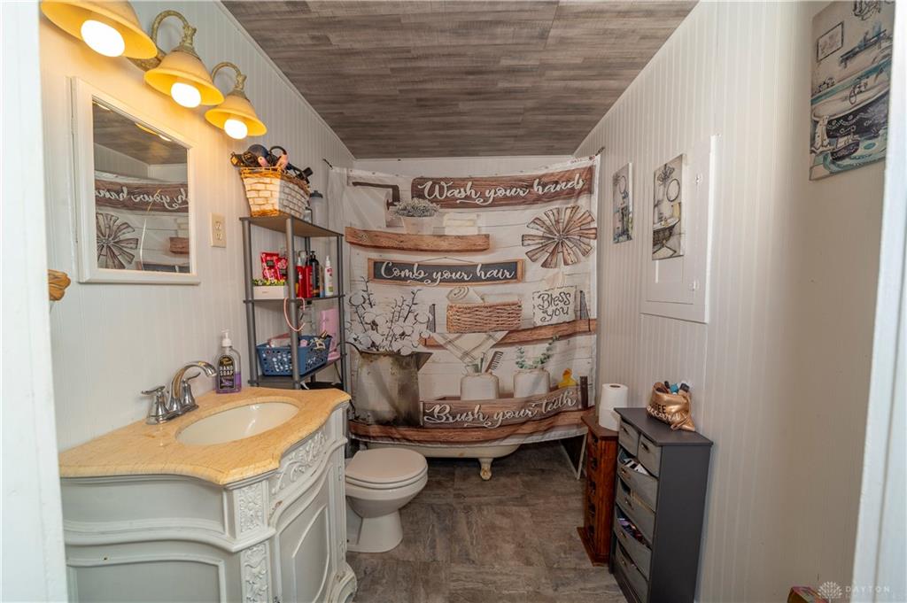412 E Madison Property Photo 8