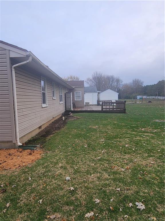 1747 N Barron Property Photo 4