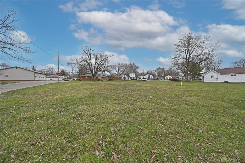 1807 Montgomery Property Photo 2