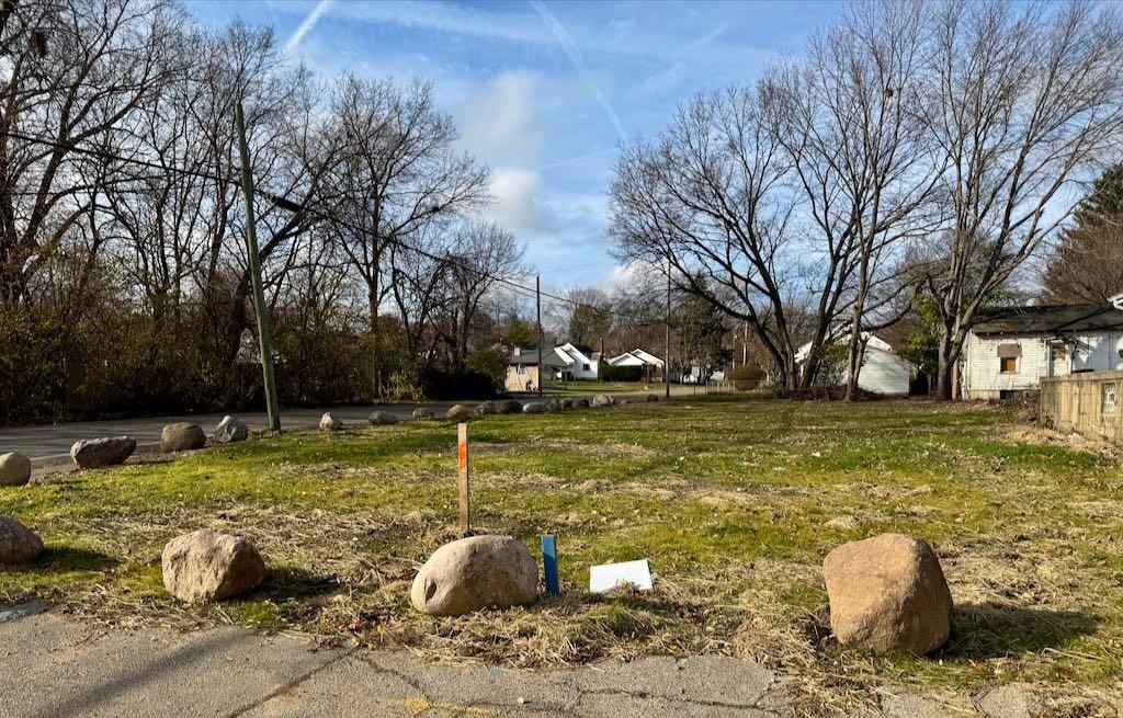 3901 Old Riverside Property Photo 1
